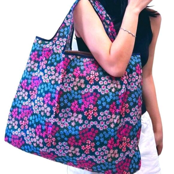 Colorful Flower Print Tote - Picture 2 of 4